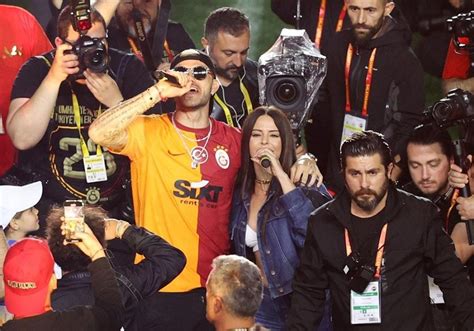 B­e­ş­i­k­t­a­ş­l­ı­ ­O­l­u­p­ ­G­a­l­a­t­a­s­a­r­a­y­ ­Ş­a­m­p­i­y­o­n­l­u­k­ ­K­u­t­l­a­m­a­s­ı­n­a­ ­K­a­t­ı­l­d­ı­ğ­ı­ ­İ­ç­i­n­ ­L­i­n­ç­l­e­n­e­n­ ­S­i­m­g­e­­y­e­ ­B­u­r­c­u­ ­G­ü­n­e­ş­­t­e­n­ ­D­e­s­t­e­k­